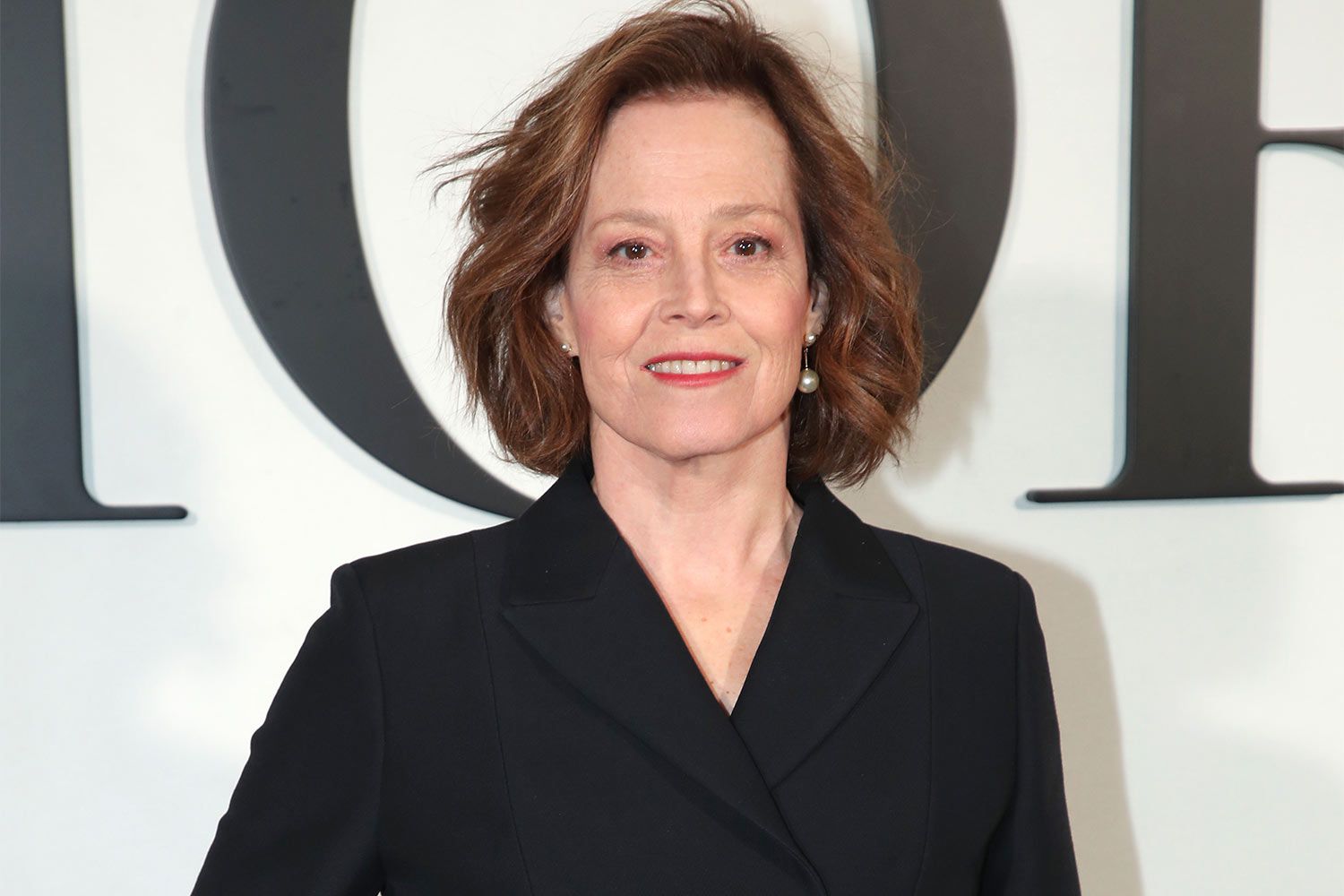 Sigourney Weaver: Bio, Wiki, Age, Height, Young, Movies & TV Shows, Husband, Daughter, Avatar, FAQs & More