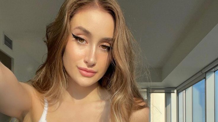 Bronwin Aurora: Wiki, Bio, Age, Height, Family, Career, Social Media, Boyfriend, Net Worth, Facts, FAQs & More